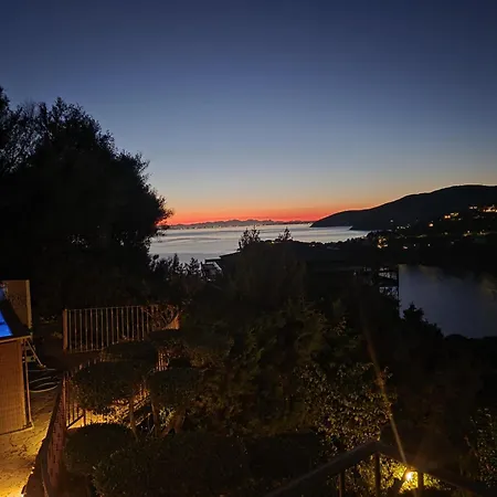 Vila With Heated Pool And Panoramic View