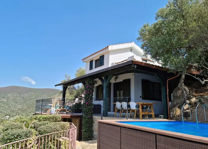 Villa With Heated Pool And Panoramic View Torre delle Stelle